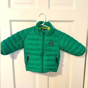 Patagonia puffer size 6m runs large